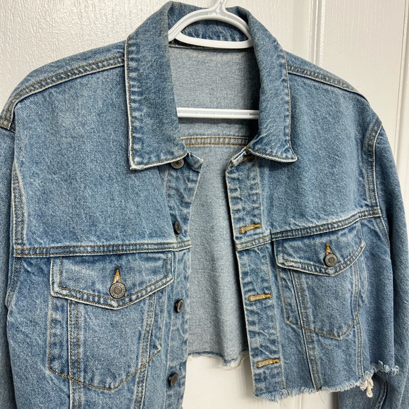 Brandy Melville Cropped Jean Jacket - Picture 3 of 4